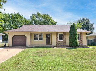 1220 S Carl St, Bolivar, MO 65613