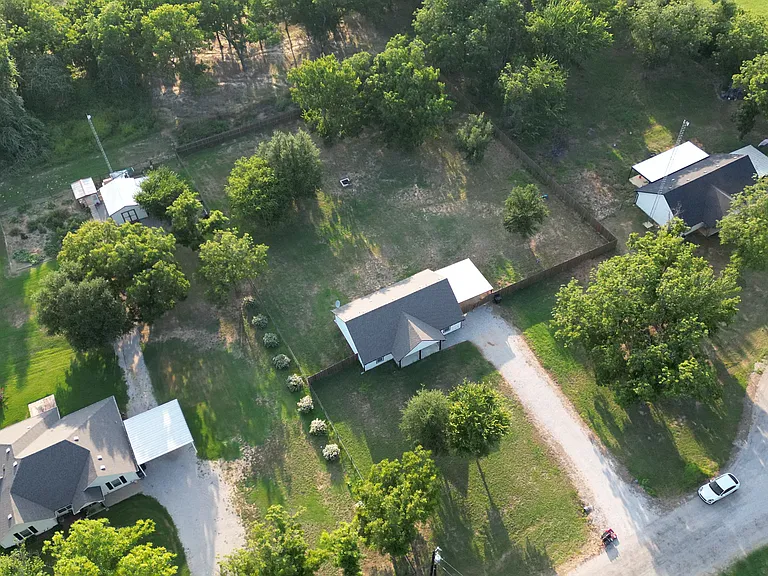 411 Pecan Tree Ct — Photo 6