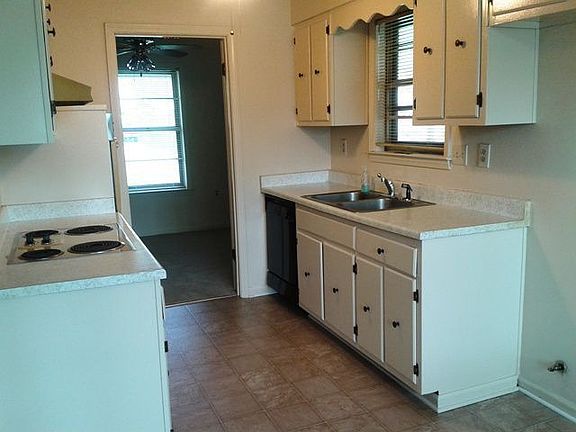 17x8 Kitchen with new flooring