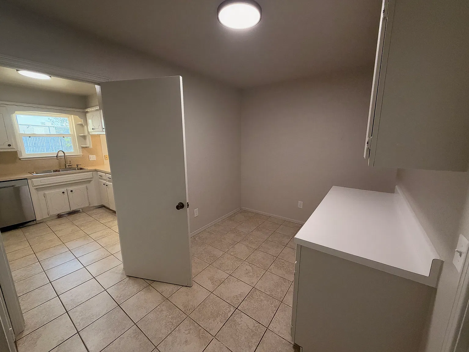 3 bed, 1695 sqft, $1,795 — Photo 3