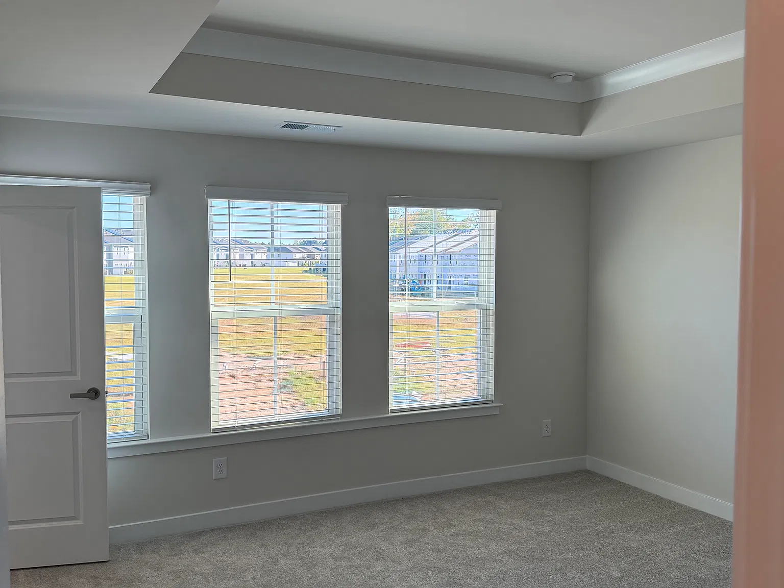 3 bed, 2.5 bath, 1750 sqft, $2,200 — Photo 3