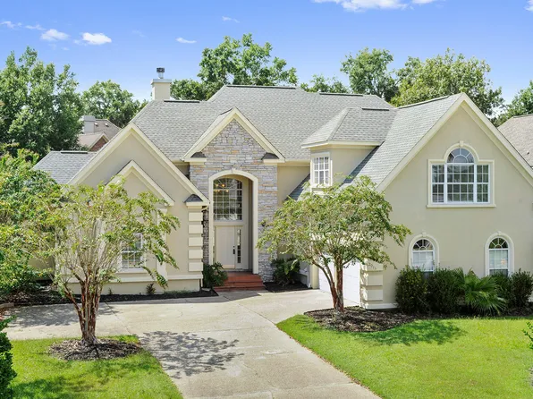 2013 Pointe Clear Dr, Biloxi, MS 39531