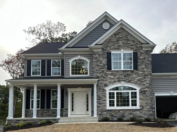 2049 Saint Pauls Ct, Prince Frederick, MD 20678