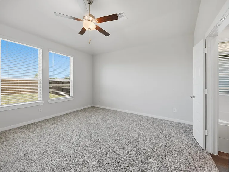 1053 Lilly Ln — Photo 18