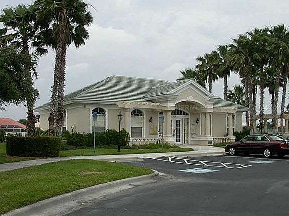 2nd image of 728 Silk Oak Dr