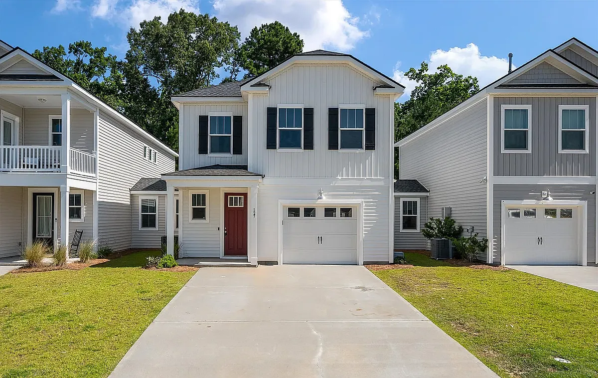 3 bed, 2.5 bath, 1539 sqft, $2,350 — Photo 1
