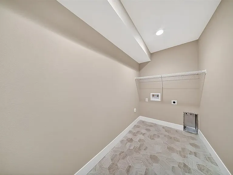 1285 Priscilla Ct — Photo 23