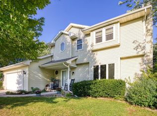 1930 Emily Anne Dr, Oshkosh, WI 54904