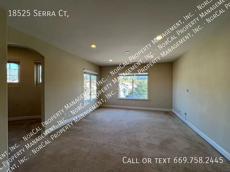 18525 Serra Ct — Photo 28