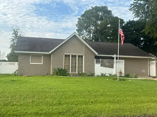 104 Mary Ellen Dr, Diberville, MS 39540