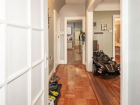3rd image of 362 Fulton Ave
