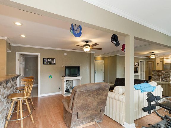 4th image of 4000 Gulf Terrace Dr Unit 120