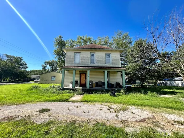 427 E 4th St, Cherryvale, KS 67335