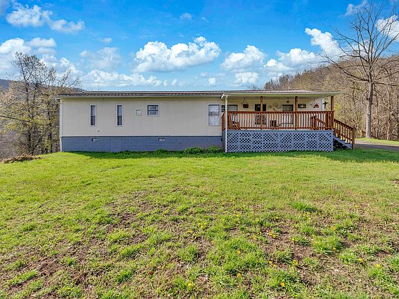 4th image of 90 Brier Ridge Rd