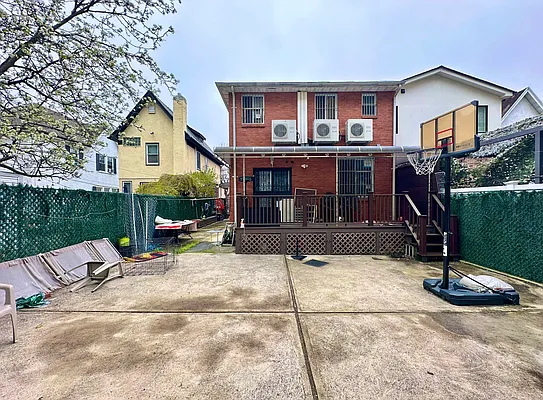 Sold by Remax Real Estate Professionals | media 4