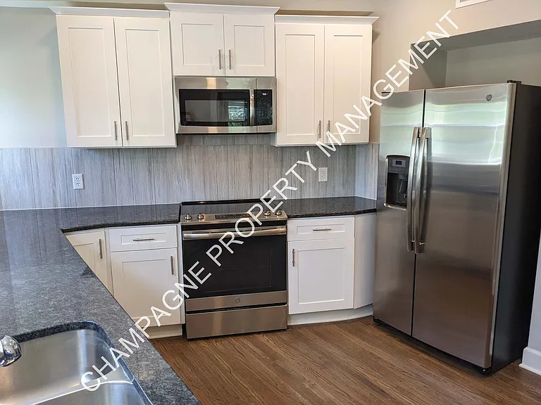 920 Ward Pkwy — Photo 18