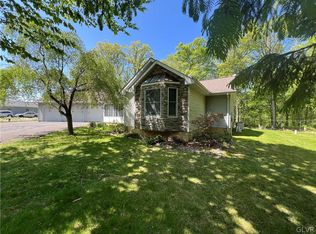 2960 Valley View Dr, Bath, PA 18014