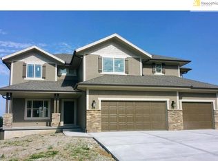 2203 Alexandria Ln, Pleasant Hill, MO 64080