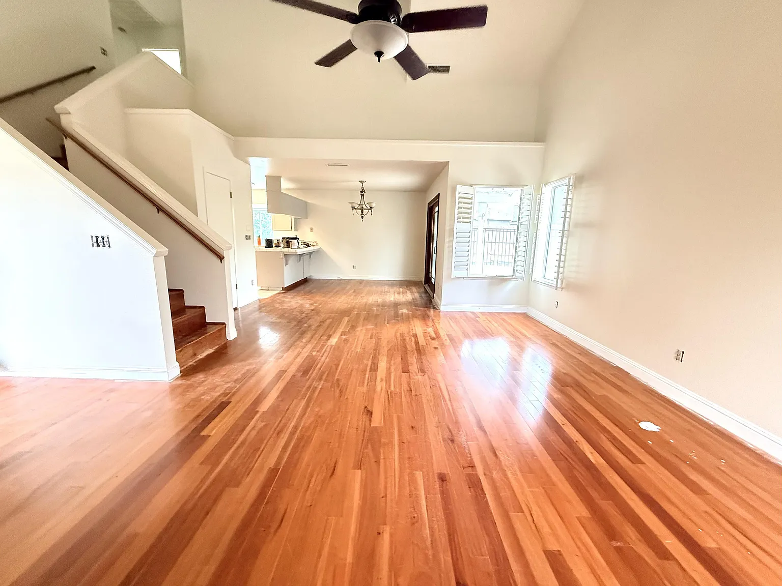 3 bed, 2.5 bath, 1499 sqft, $2,800 — Photo 2