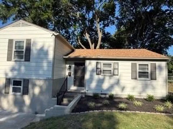 5808 Mackey St, Merriam, KS 66202