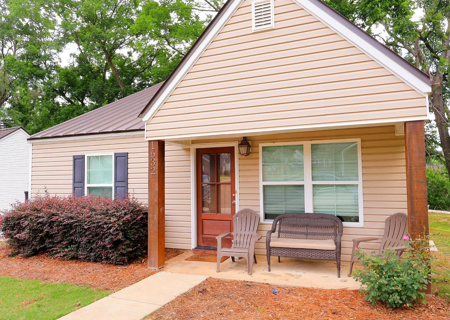 1632 Oxford Place — Photo 1