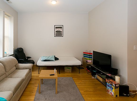 5th image of 2138 W Chicago Ave APT 3f