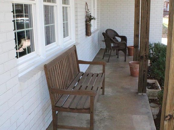 4th image of 2916 S Chantilly Lane