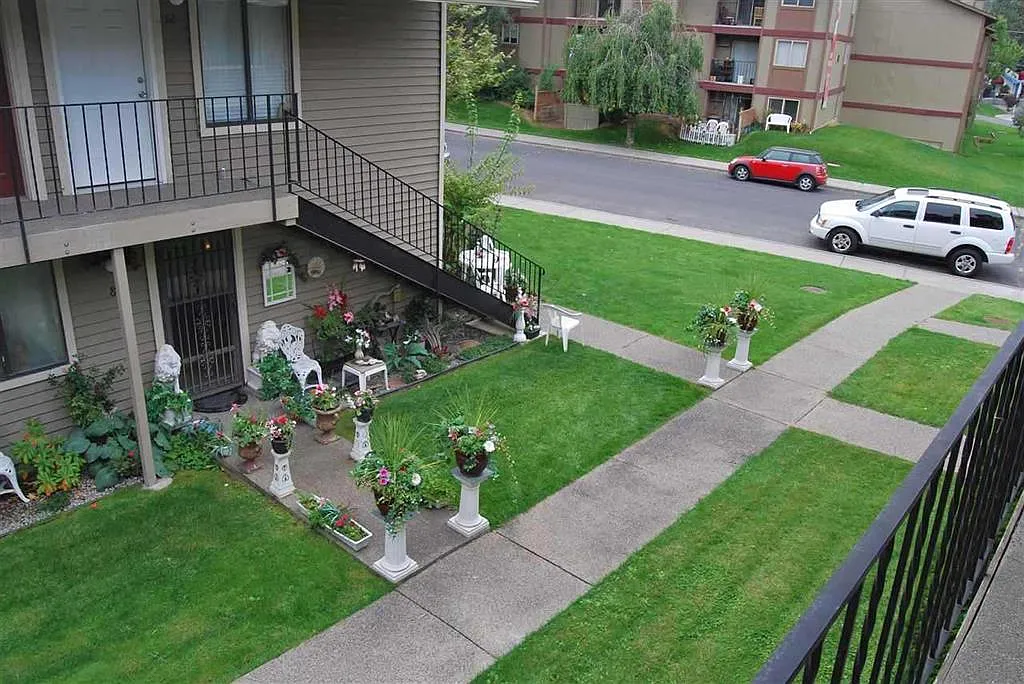 8612 N Mayfair Road Spokane Wa — Photo 2