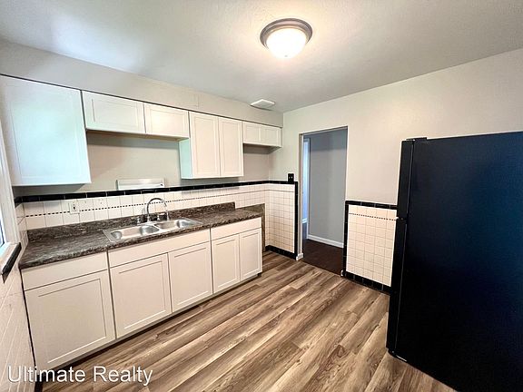 4th image of 1240 Odessa Dr
