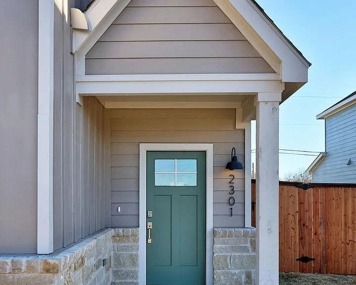 2301 Wallin Bradley Dr — Photo 3