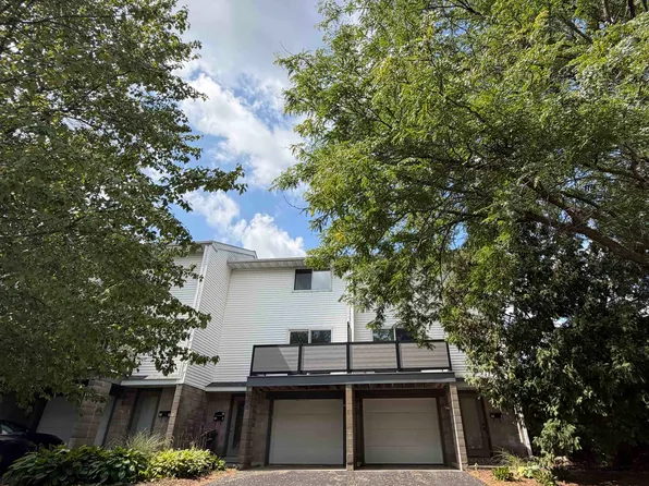401 Melody Ln APT B, Verona, WI 53593