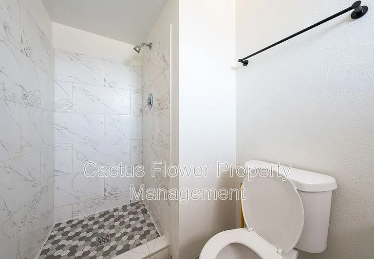 2147 W Edgewood Ave — Photo 13