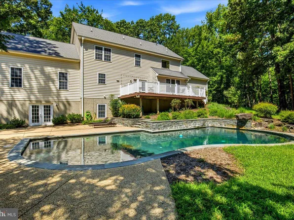 1000 Solomon Frazier Ct, Saint Leonard, MD 20685