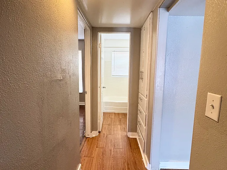 2042 NW 25th St #15 — Photo 13