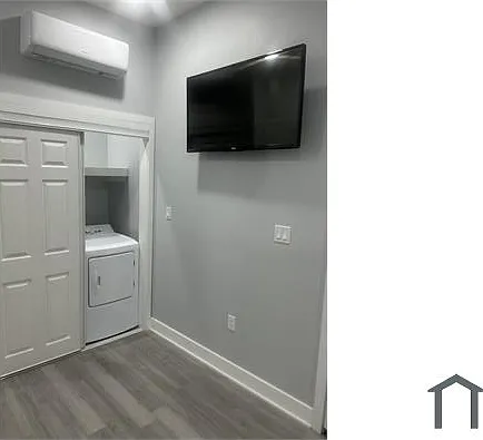 6122 Market St #1 — Photo 8