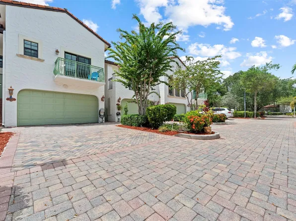 2924 Hidden Harbour Court, Fort Lauderdale, FL 33312