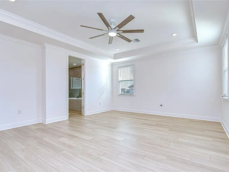 10027 Dolphin Gull Cir — Photo 37