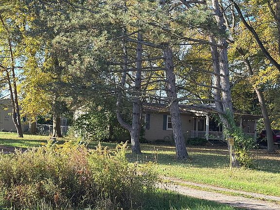 3rd image of 1623 W Verne Rd