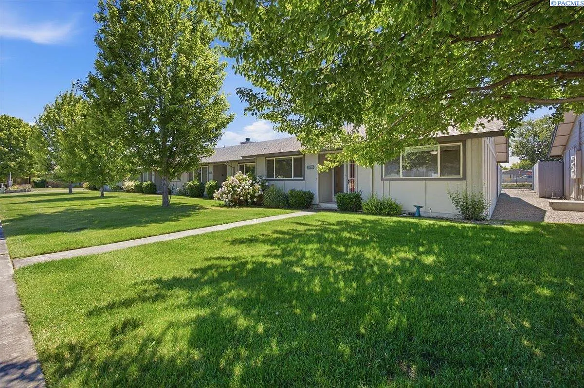 2 bed, 2.0 bath, 1192 sqft, $1,795 — Photo 2