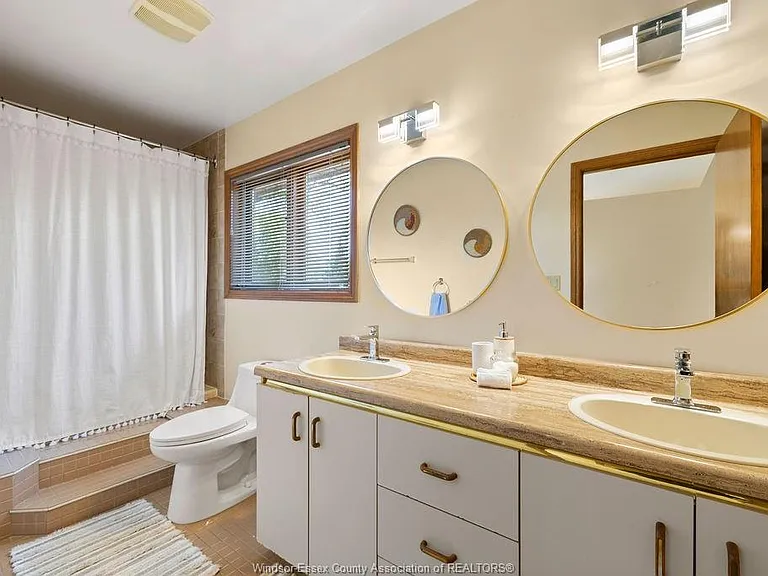 534 Michael Cres — Photo 28