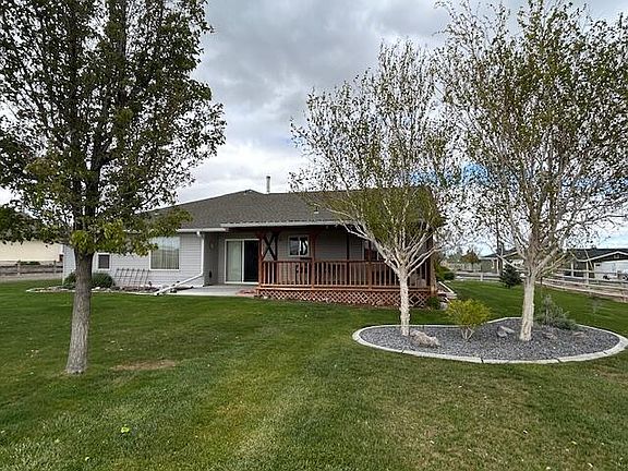 5th image of 2335 Garey Ln