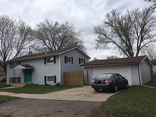 403 8 1/2 Ave NW #2 Photo 1