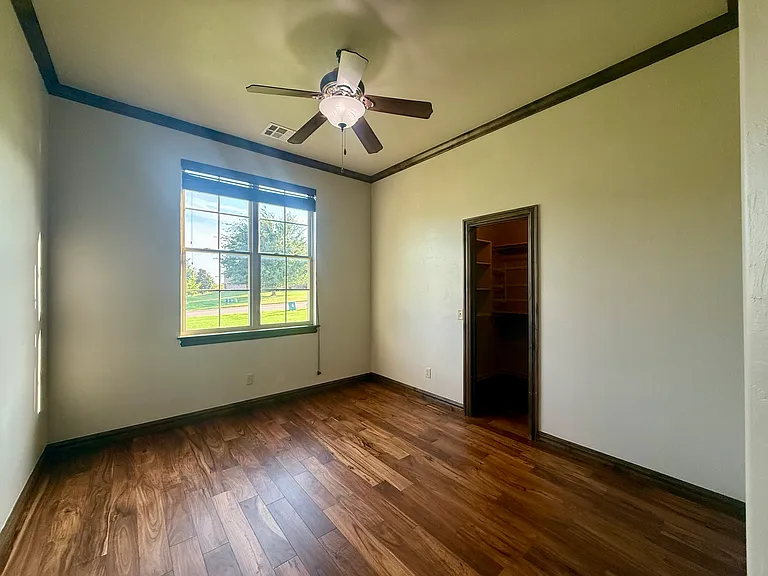 2114 Savona Ln — Photo 30
