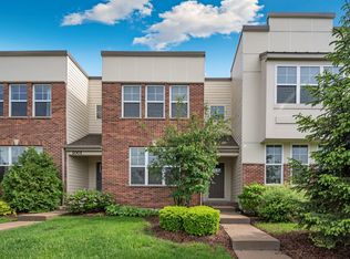 997 Times Square Dr, Aurora, IL 60504