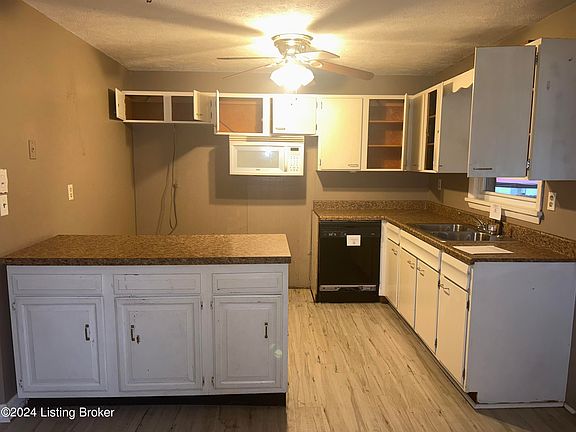 4th image of 8108 Latania Dr