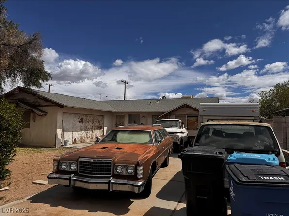 212 Hinkle St, Las Vegas, NV 89107