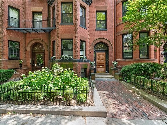 2nd image of 402 Marlborough St APT 3