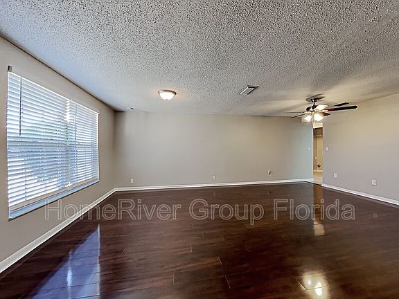2nd image of 908 Hillrise Dr
