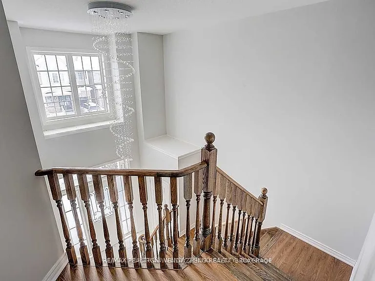 155 Durhamview Cres — Photo 18