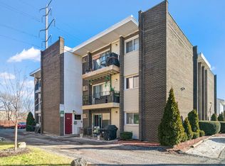 355 Bluff Ave APT 1A, La Grange, IL 60525
